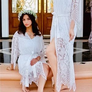 Bridal white lace robe